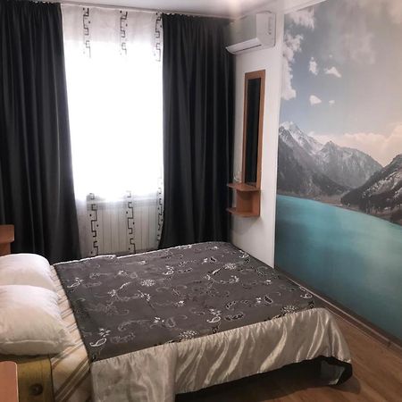 2 Rooms Apartment Near Kaznu, Botanical Garden,Un, Atakent, Forum Almaty Bagian luar foto