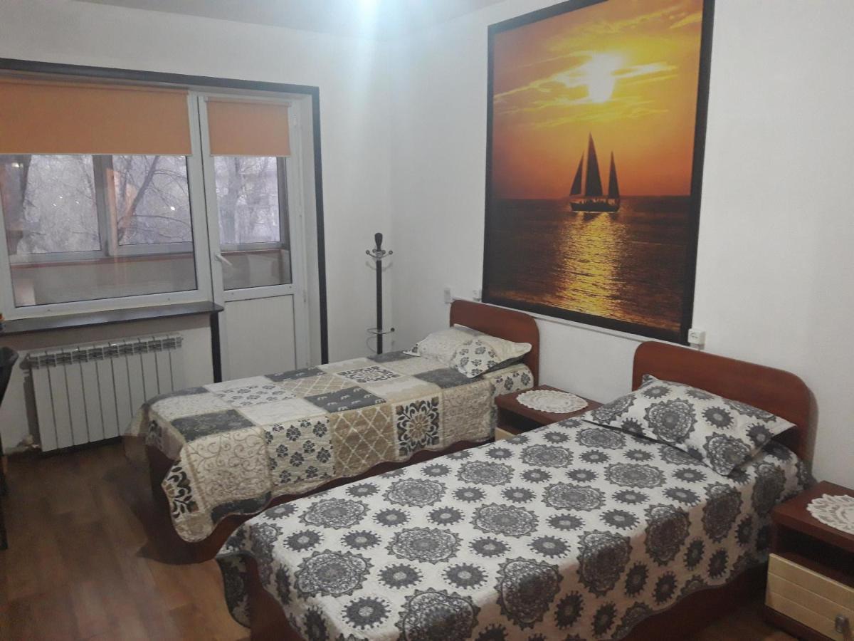 2 Rooms Apartment Near Kaznu, Botanical Garden,Un, Atakent, Forum Almaty Bagian luar foto