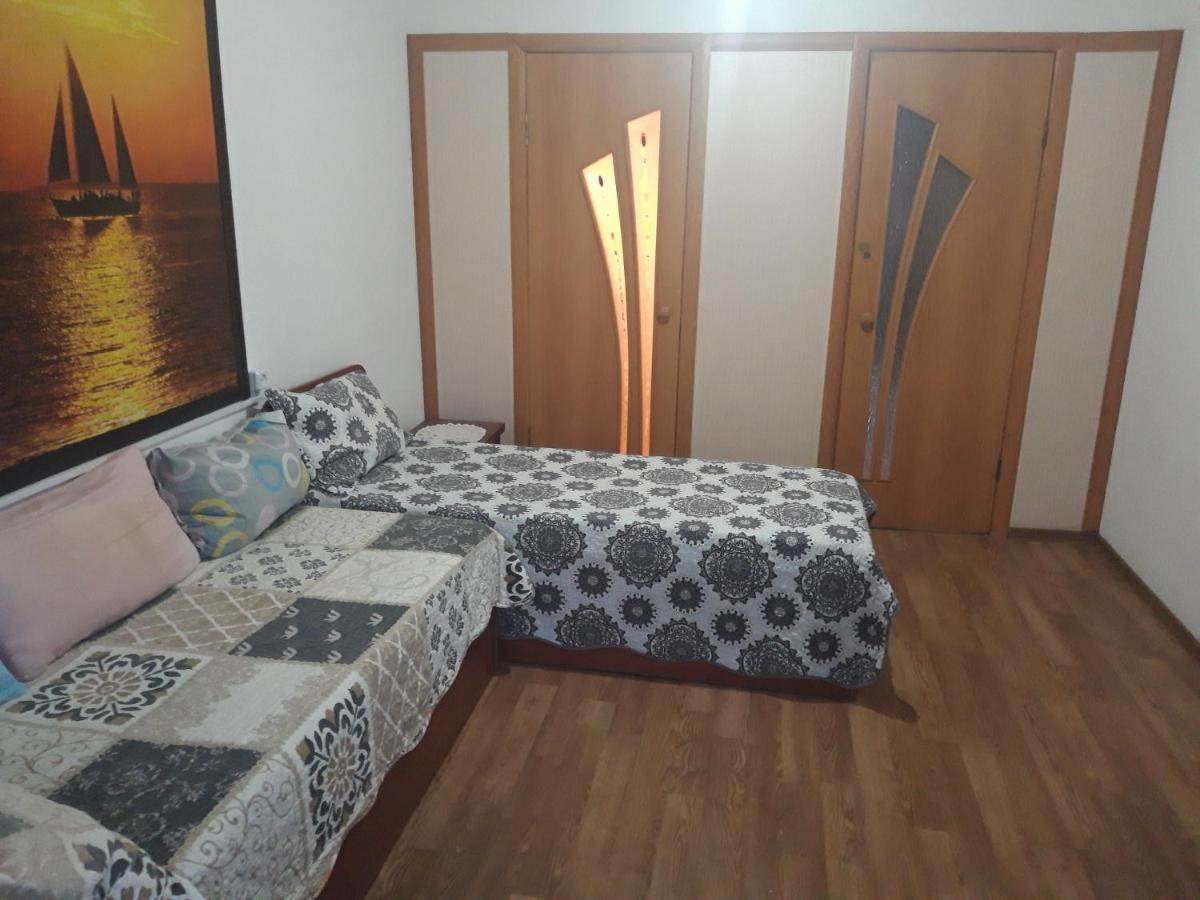 2 Rooms Apartment Near Kaznu, Botanical Garden,Un, Atakent, Forum Almaty Bagian luar foto