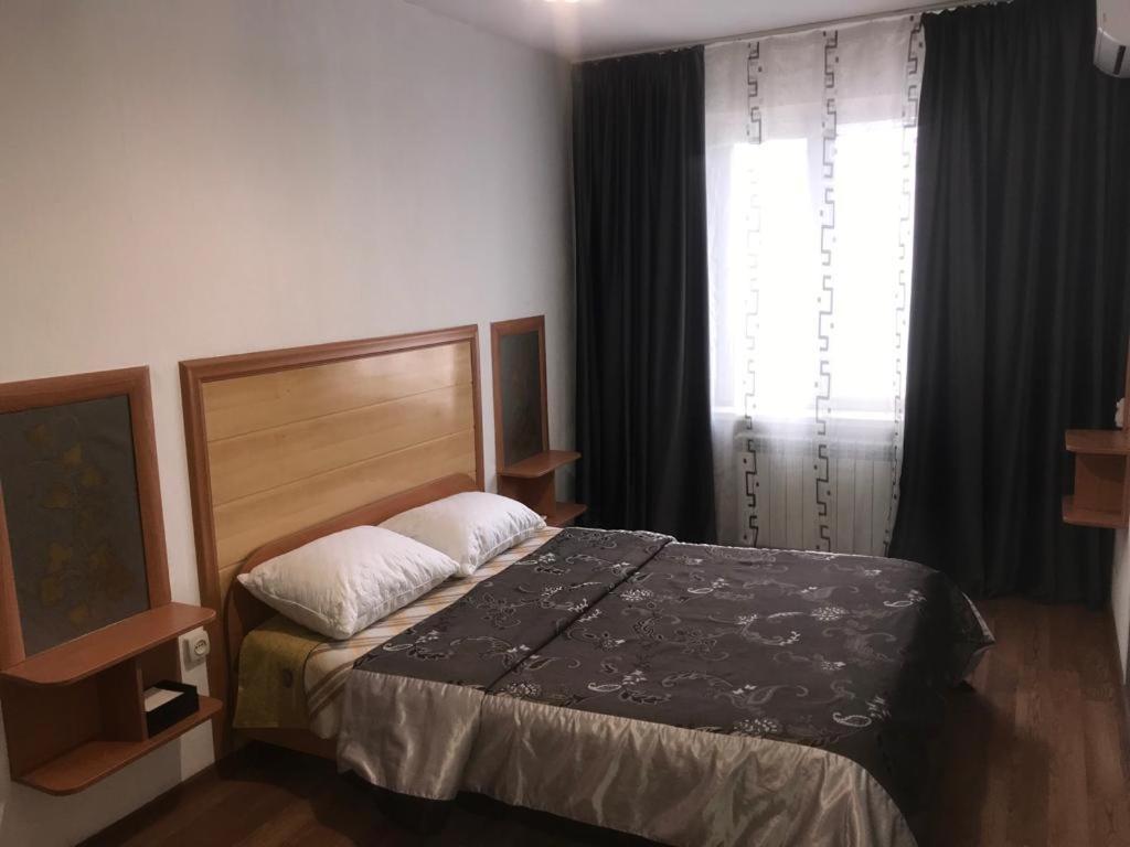 2 Rooms Apartment Near Kaznu, Botanical Garden,Un, Atakent, Forum Almaty Bagian luar foto